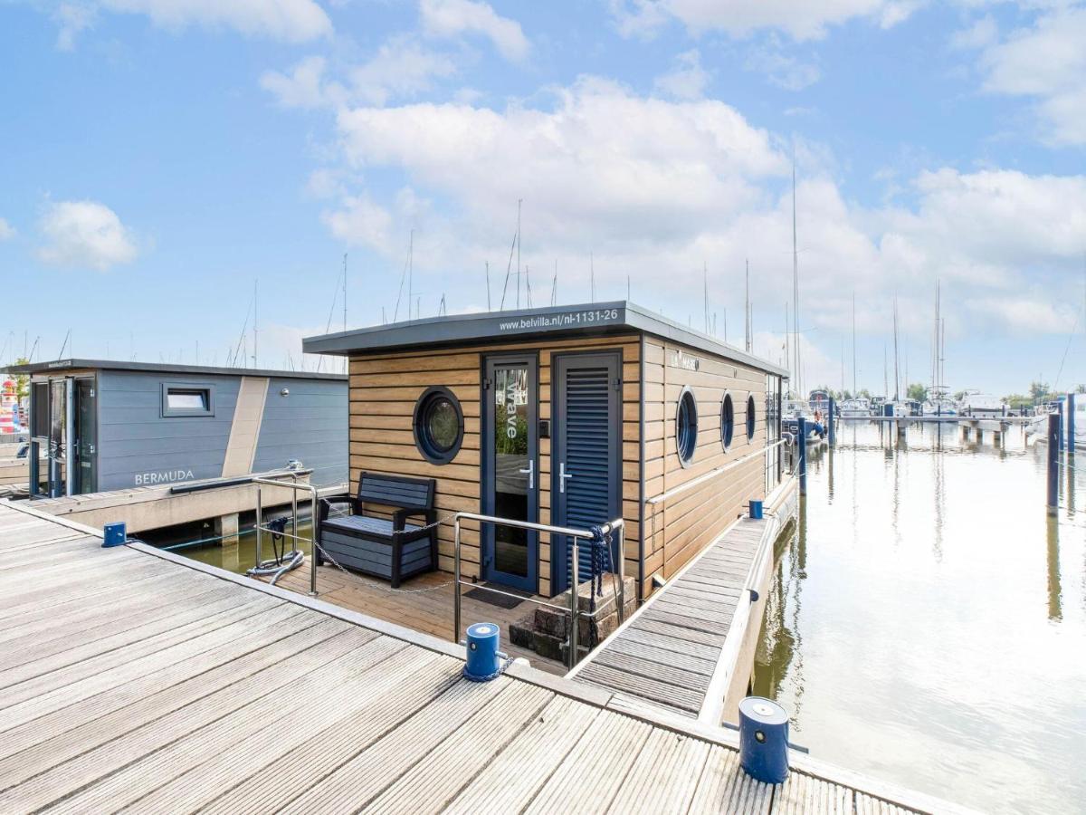 Comfortable Houseboat In Volendam Marina Exterior photo