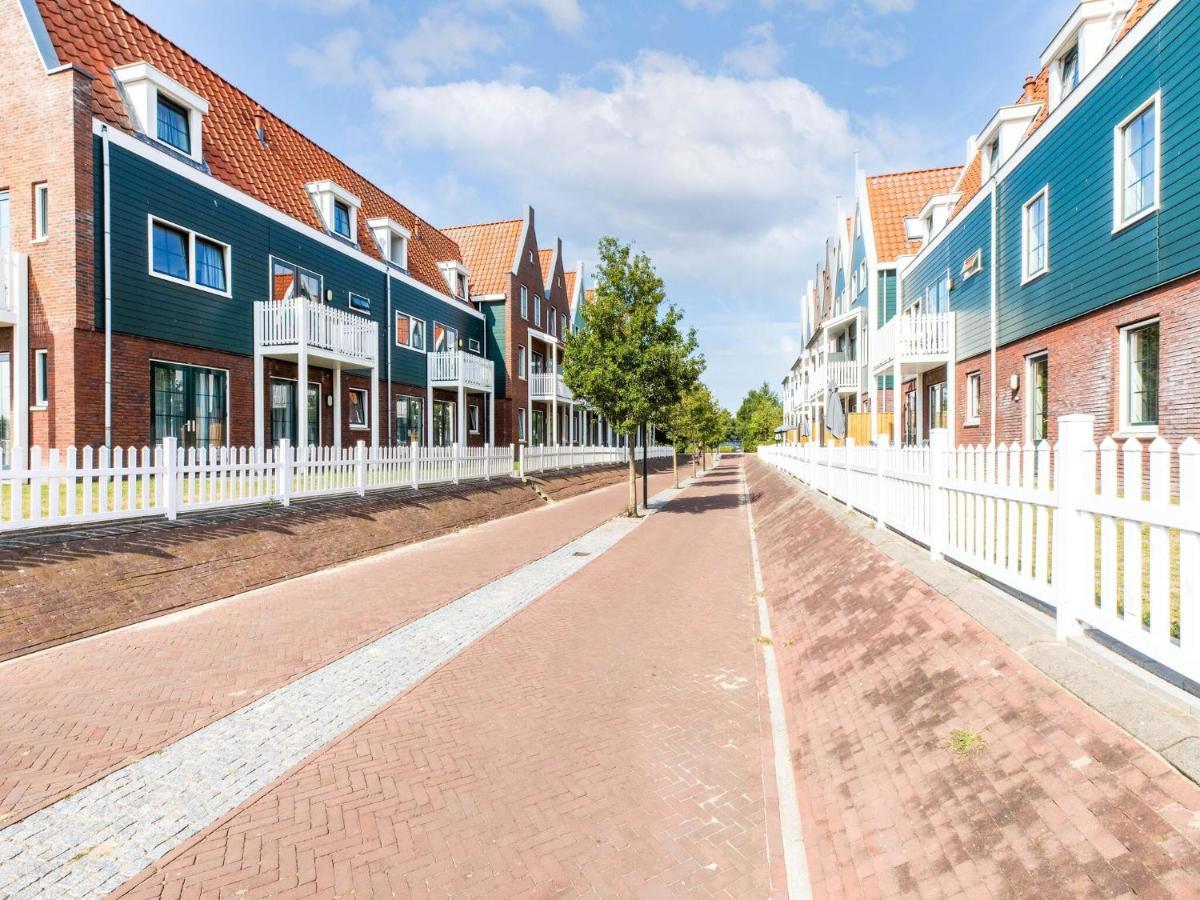 Comfortable Houseboat In Volendam Marina Exterior photo