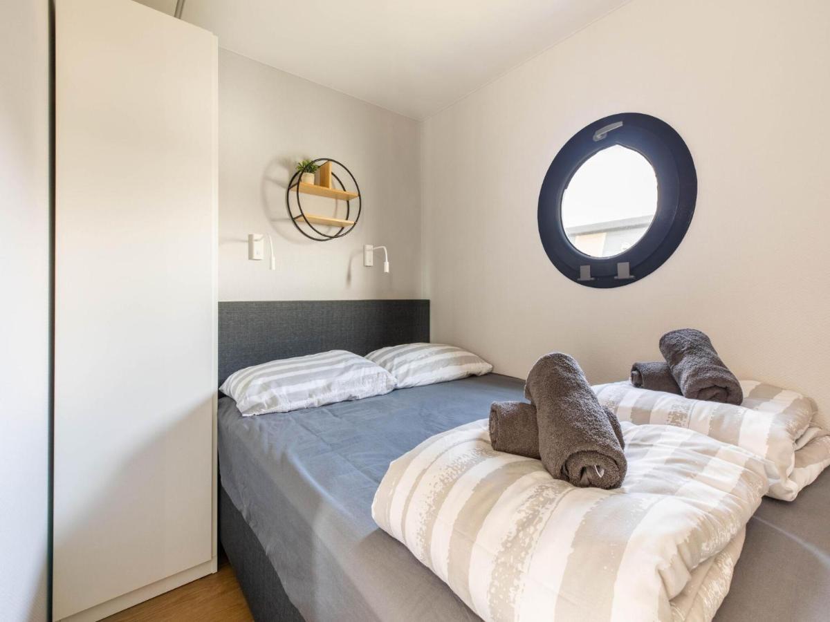 Comfortable Houseboat In Volendam Marina Exterior photo